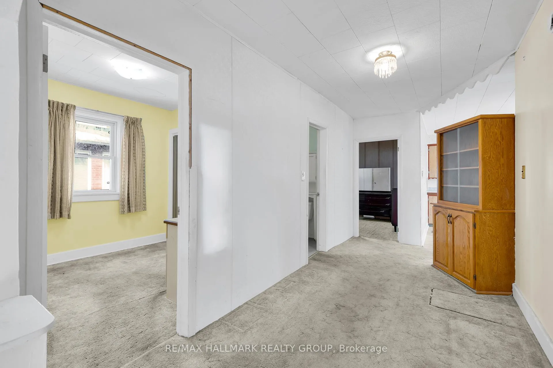 Photo 8 of 11 Maitland Street, Smiths Falls — HOMEH