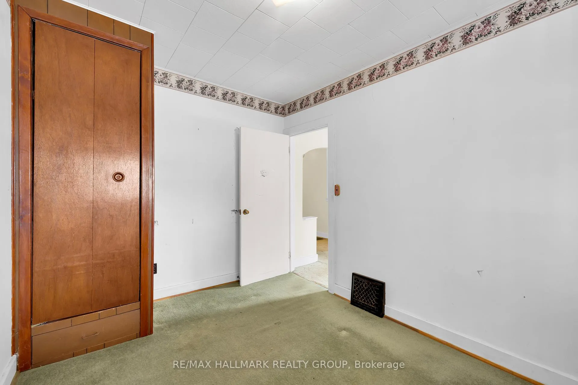 Photo 15 of 11 Maitland Street, Smiths Falls — HOMEH