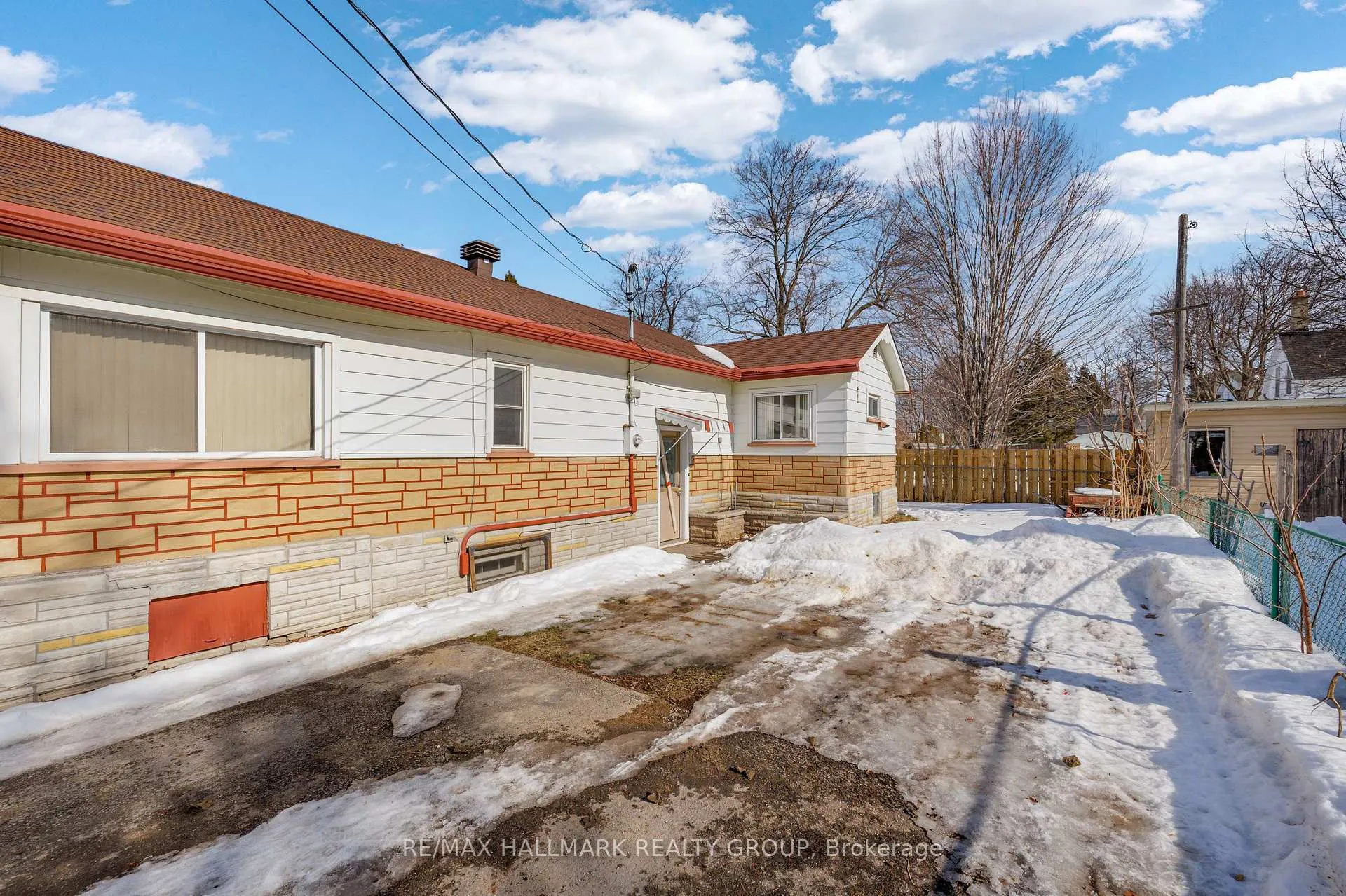Photo 24 of 11 Maitland Street, Smiths Falls — HOMEH