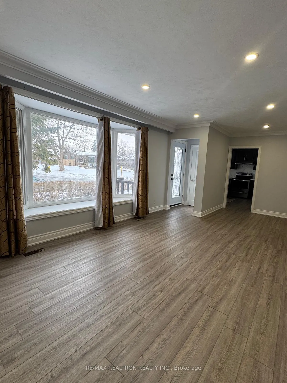 Photo 1 of 1467 Oxford Street, Oshawa, Lakeview — HOMEH