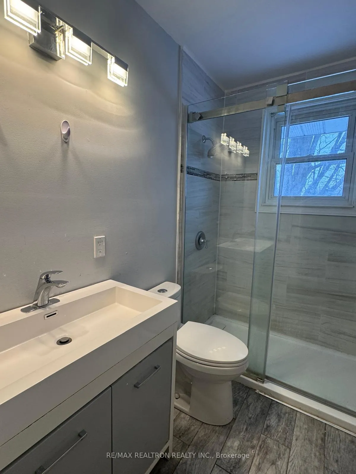 Photo 8 of 1467 Oxford Street, Oshawa, Lakeview — HOMEH
