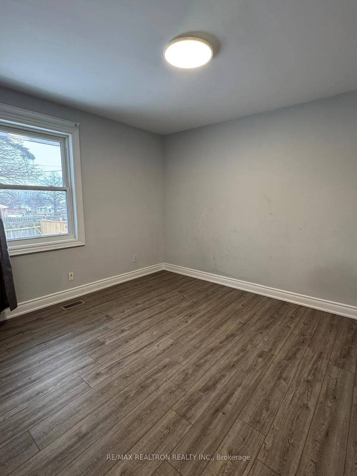 Photo 10 of 1467 Oxford Street, Oshawa, Lakeview — HOMEH