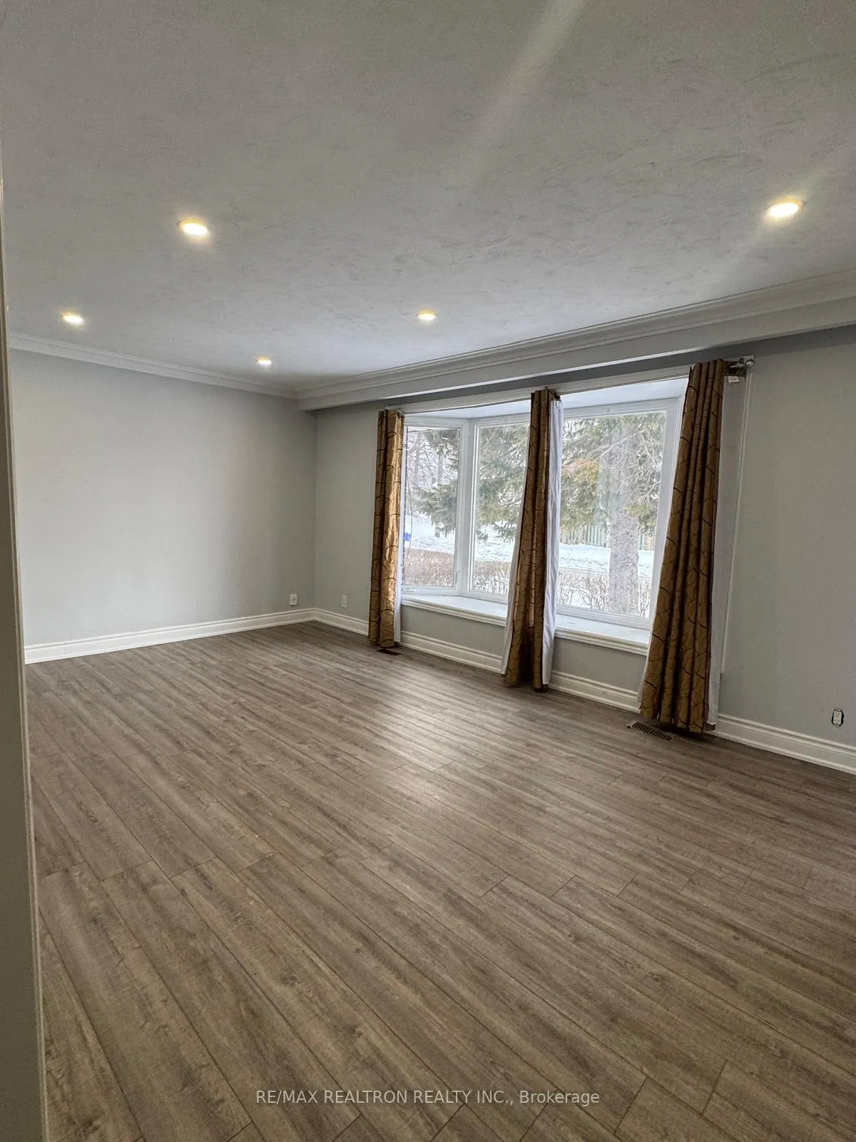 Photo 28 of 1467 Oxford Street, Oshawa, Lakeview — HOMEH