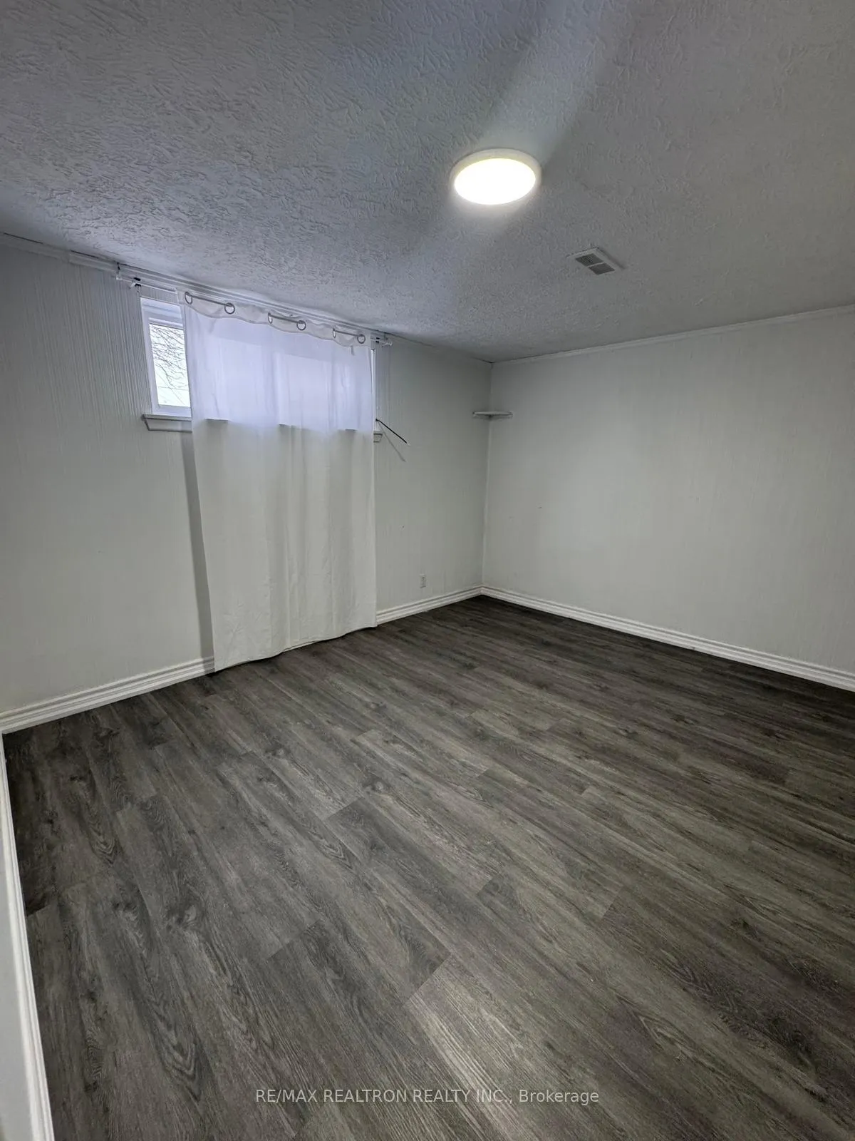 Photo 21 of 1467 Oxford Street, Oshawa, Lakeview — HOMEH