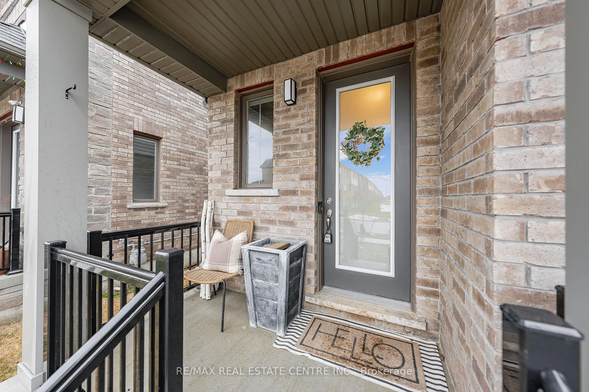Photo 3 of 73 Mary Watson Street, North Dumfries — HOMEH