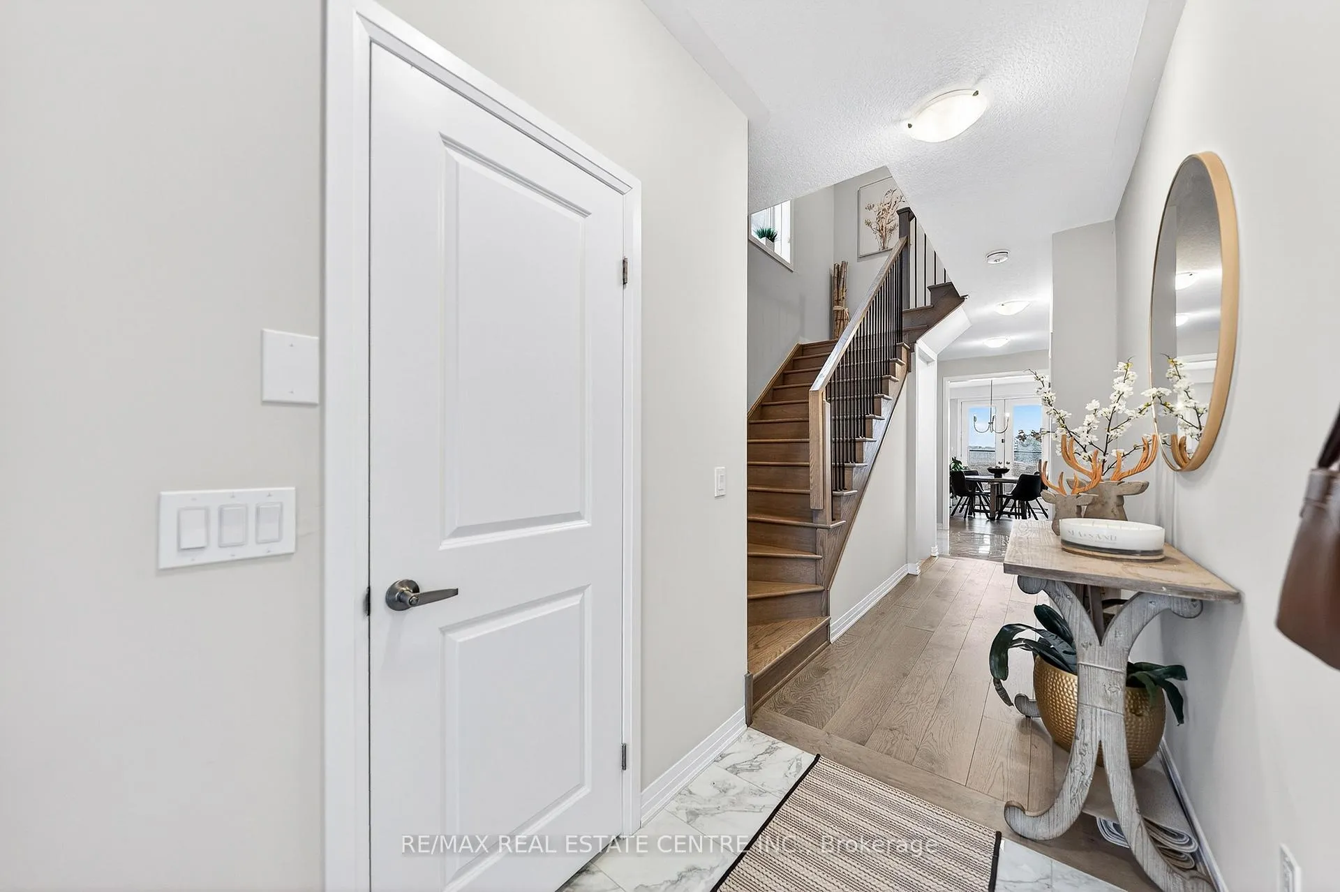 Photo 5 of 73 Mary Watson Street, North Dumfries — HOMEH