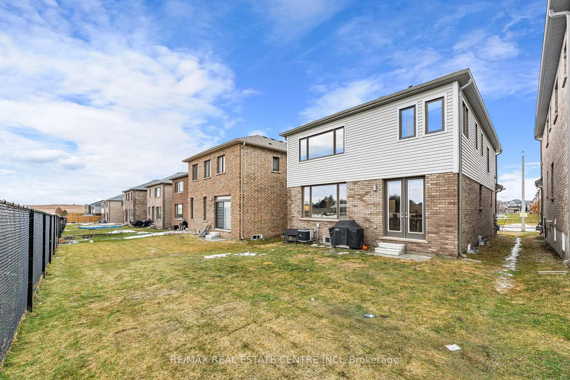 Photo 45 of 73 Mary Watson Street, North Dumfries — HOMEH