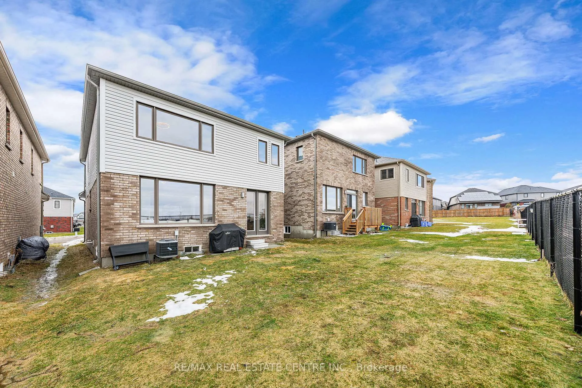 Photo 47 of 73 Mary Watson Street, North Dumfries — HOMEH