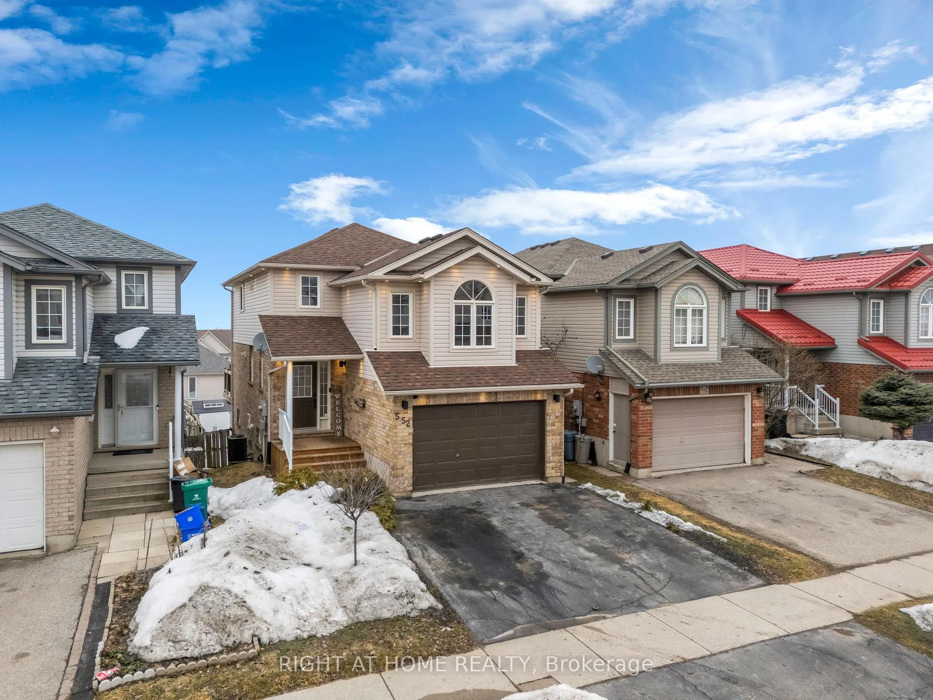Photo 1 of 552 Activa Avenue, Kitchener, Larentian West — HOMEH