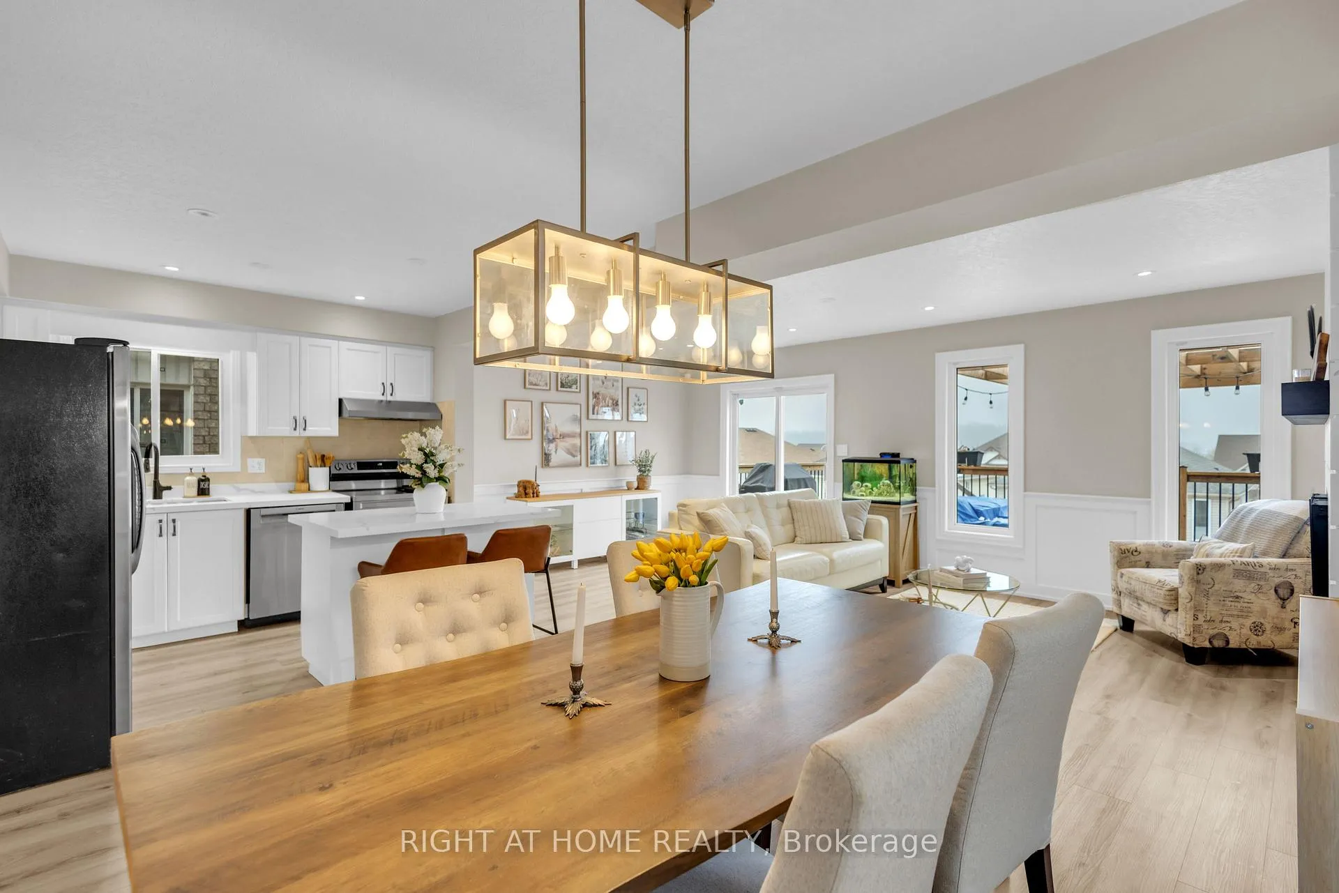 Photo 8 of 552 Activa Avenue, Kitchener, Larentian West — HOMEH