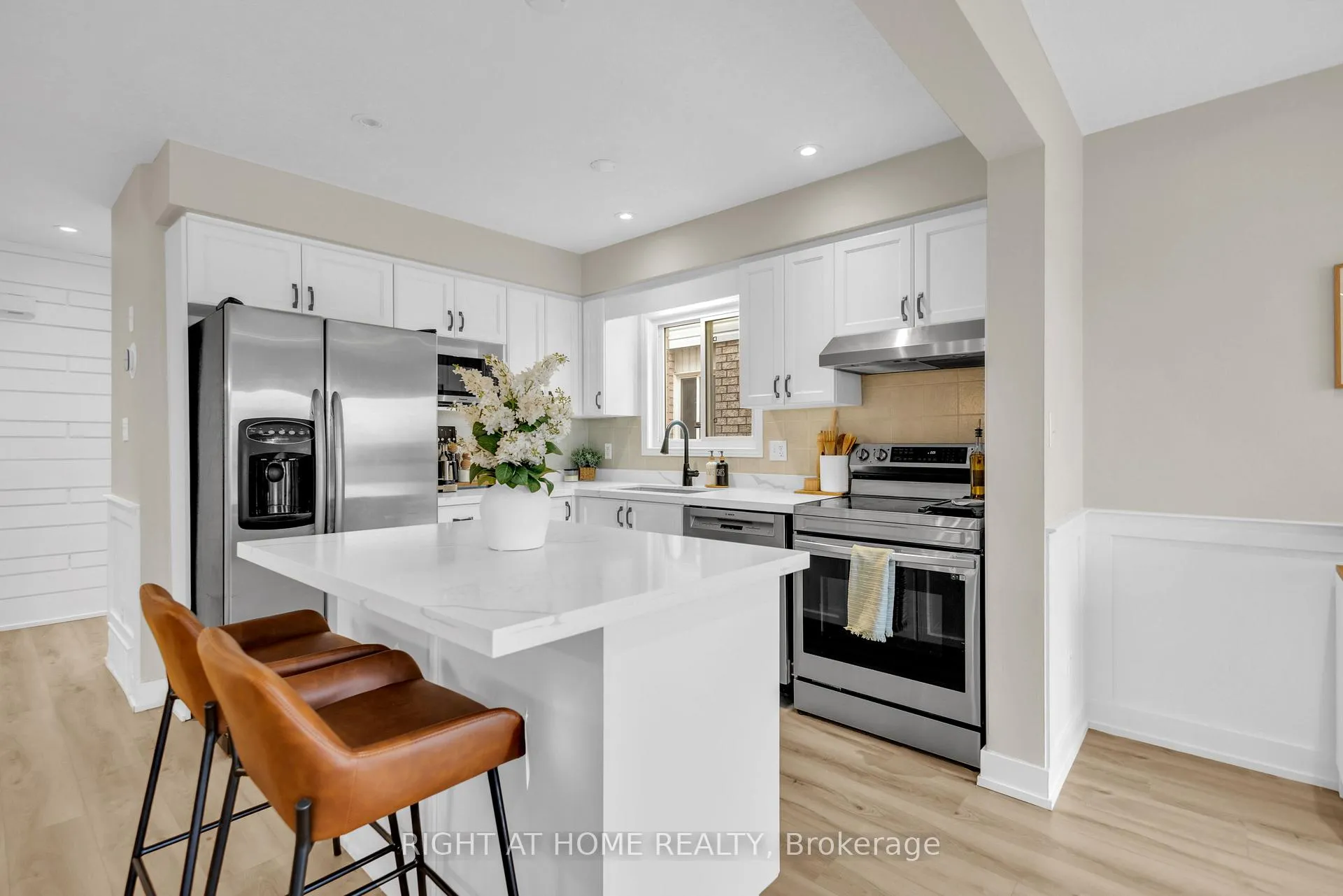 Photo 9 of 552 Activa Avenue, Kitchener, Larentian West — HOMEH