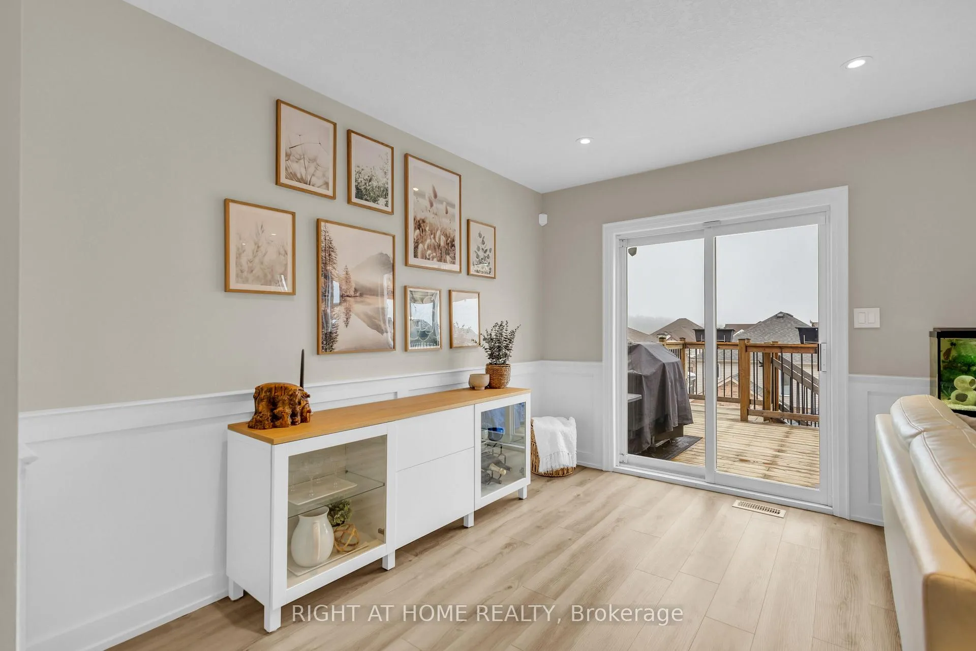 Photo 13 of 552 Activa Avenue, Kitchener, Larentian West — HOMEH
