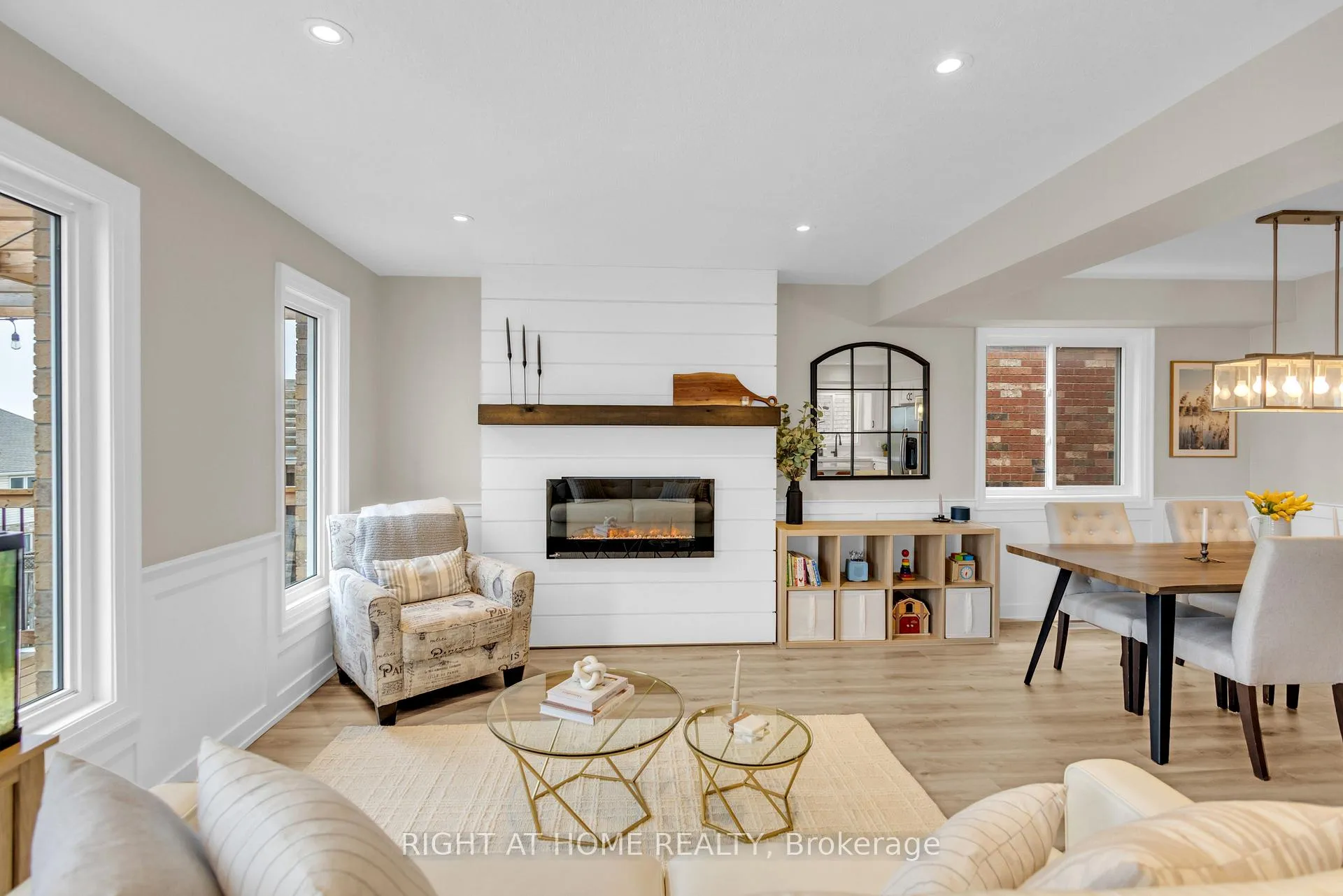 Photo 14 of 552 Activa Avenue, Kitchener, Larentian West — HOMEH