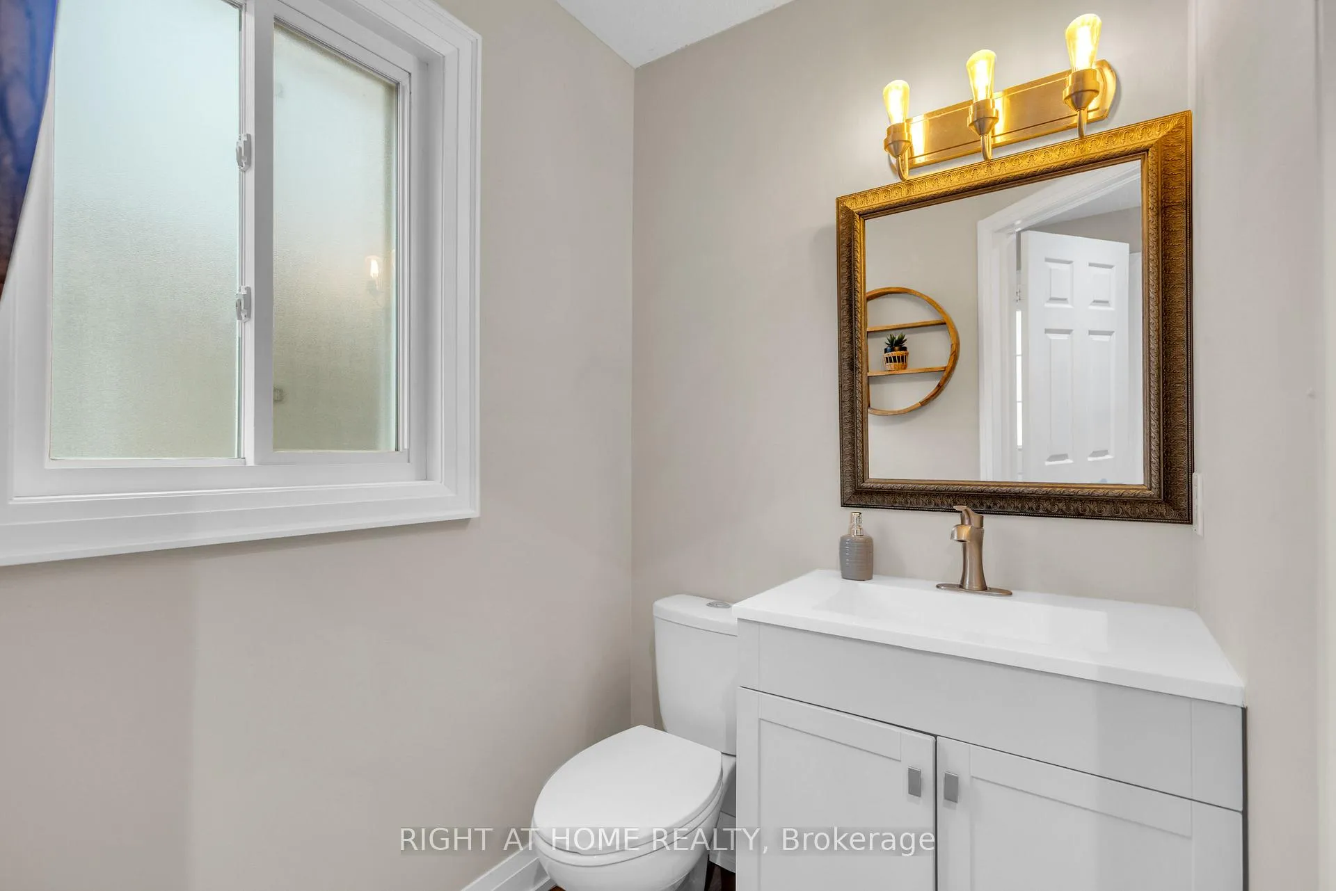 Photo 17 of 552 Activa Avenue, Kitchener, Larentian West — HOMEH