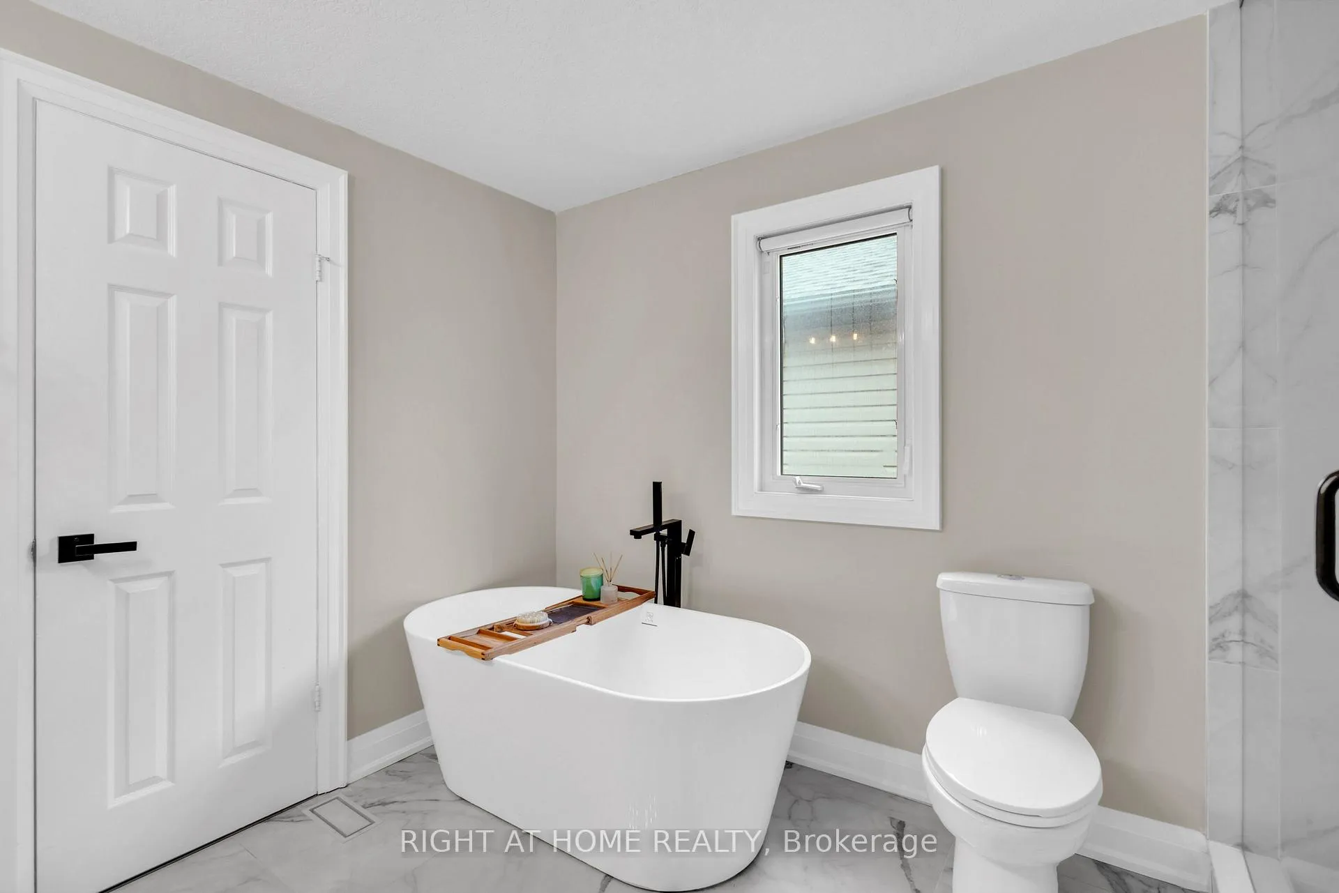 Photo 29 of 552 Activa Avenue, Kitchener, Larentian West — HOMEH