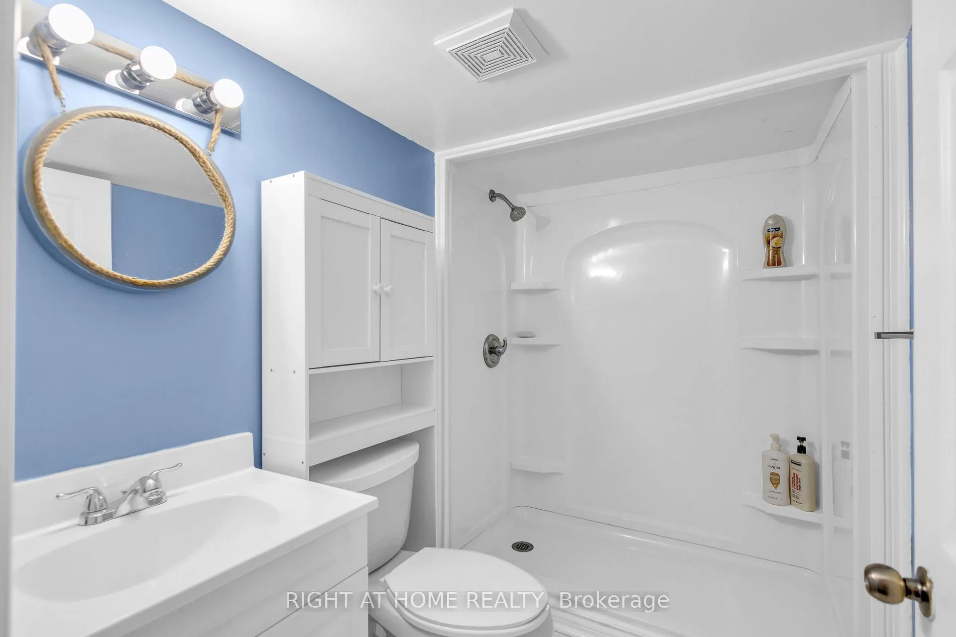 Photo 37 of 552 Activa Avenue, Kitchener, Larentian West — HOMEH