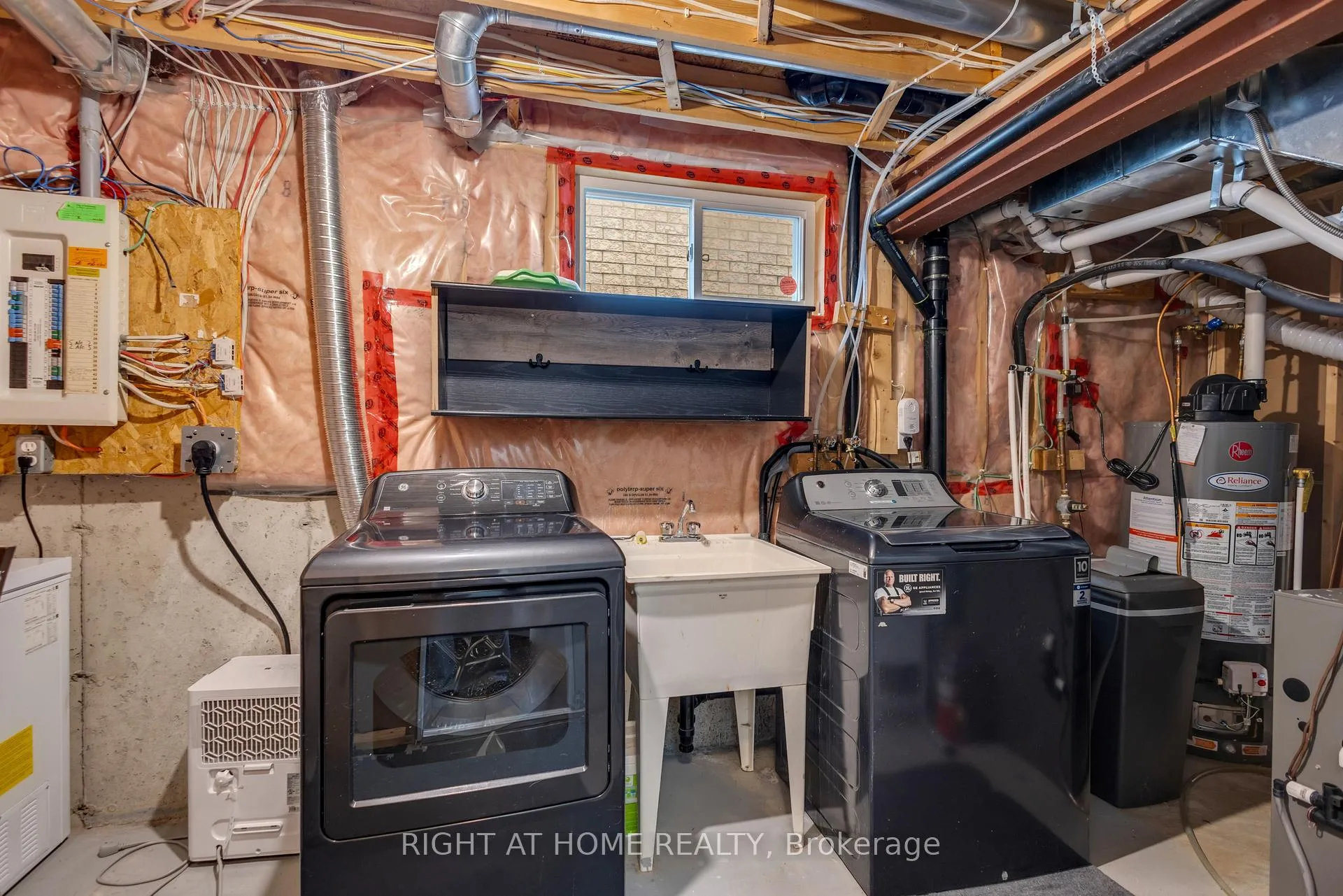 Photo 41 of 552 Activa Avenue, Kitchener, Larentian West — HOMEH