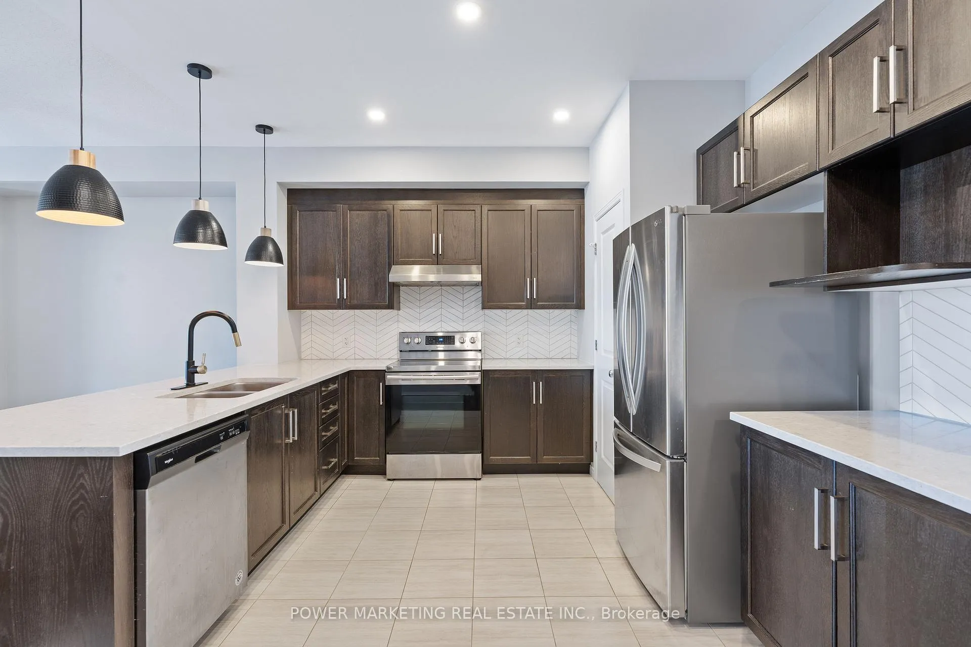 Photo 7 of 497 Cope Drive, Ottawa, Kanata - Emerald Meadows/Trailwest — HOMEH