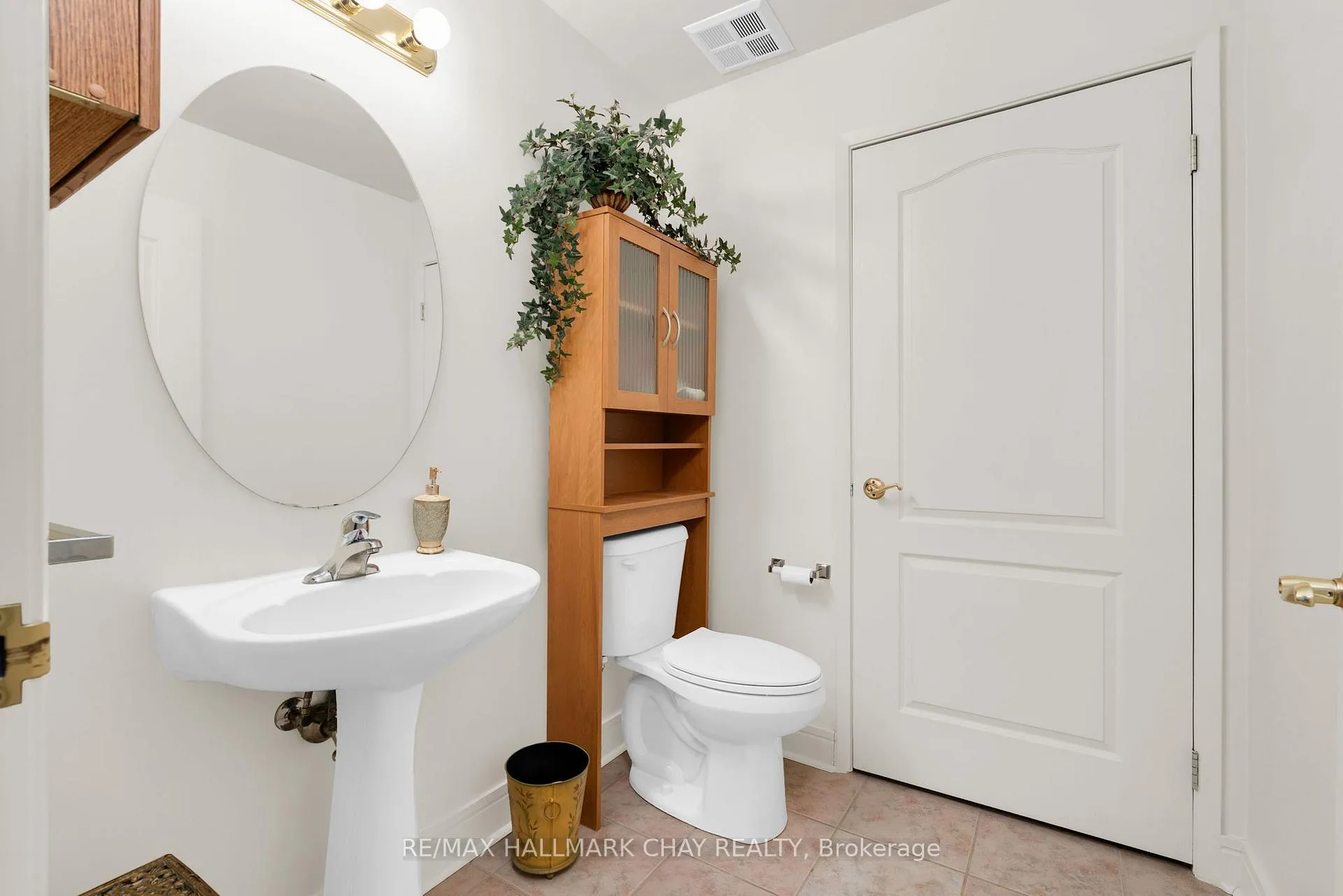 Photo 4 of Unit PH 2-4, 2 Toronto Street, Barrie, City Centre — HOMEH