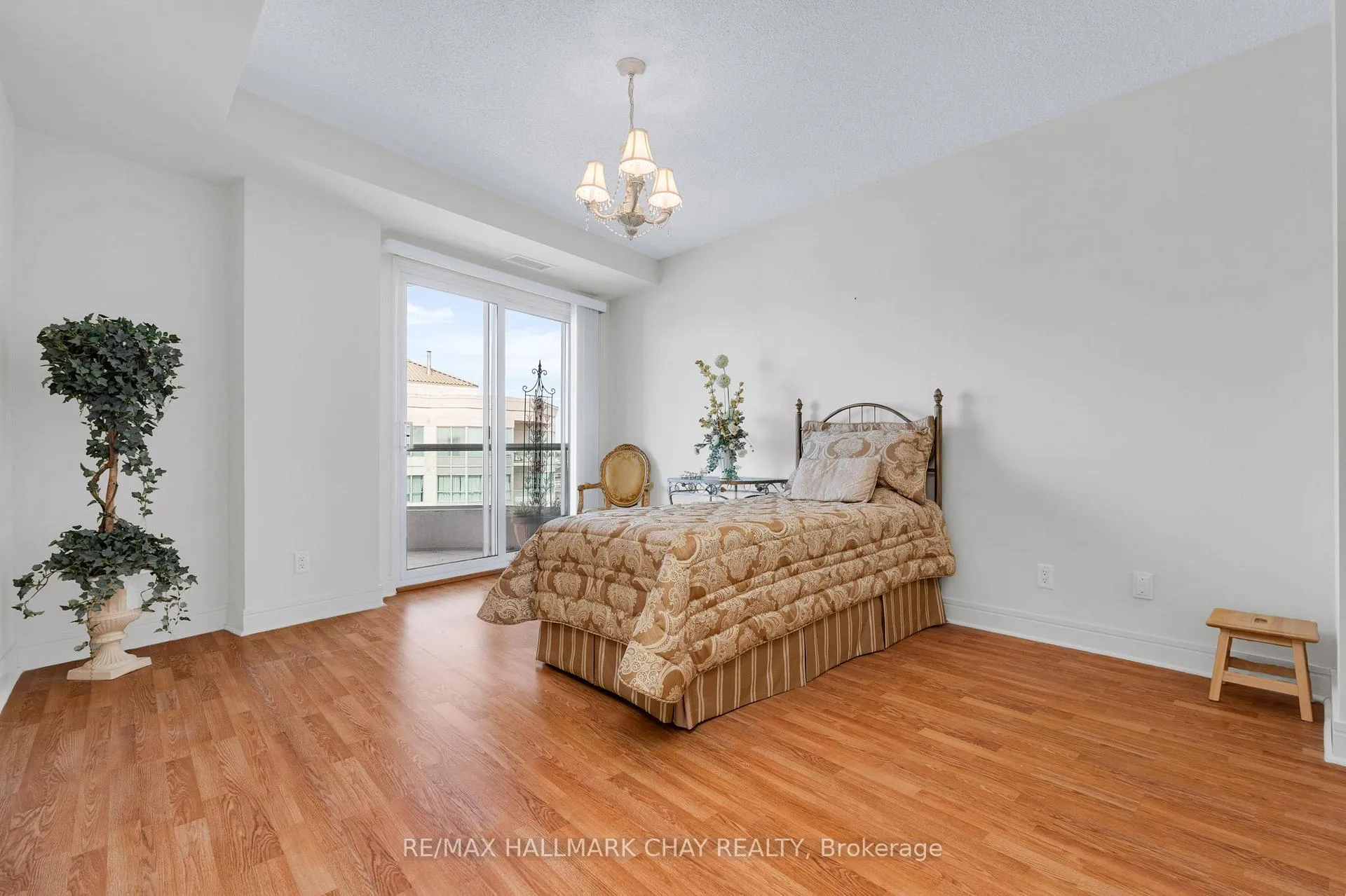 Photo 16 of Unit PH 2-4, 2 Toronto Street, Barrie, City Centre — HOMEH