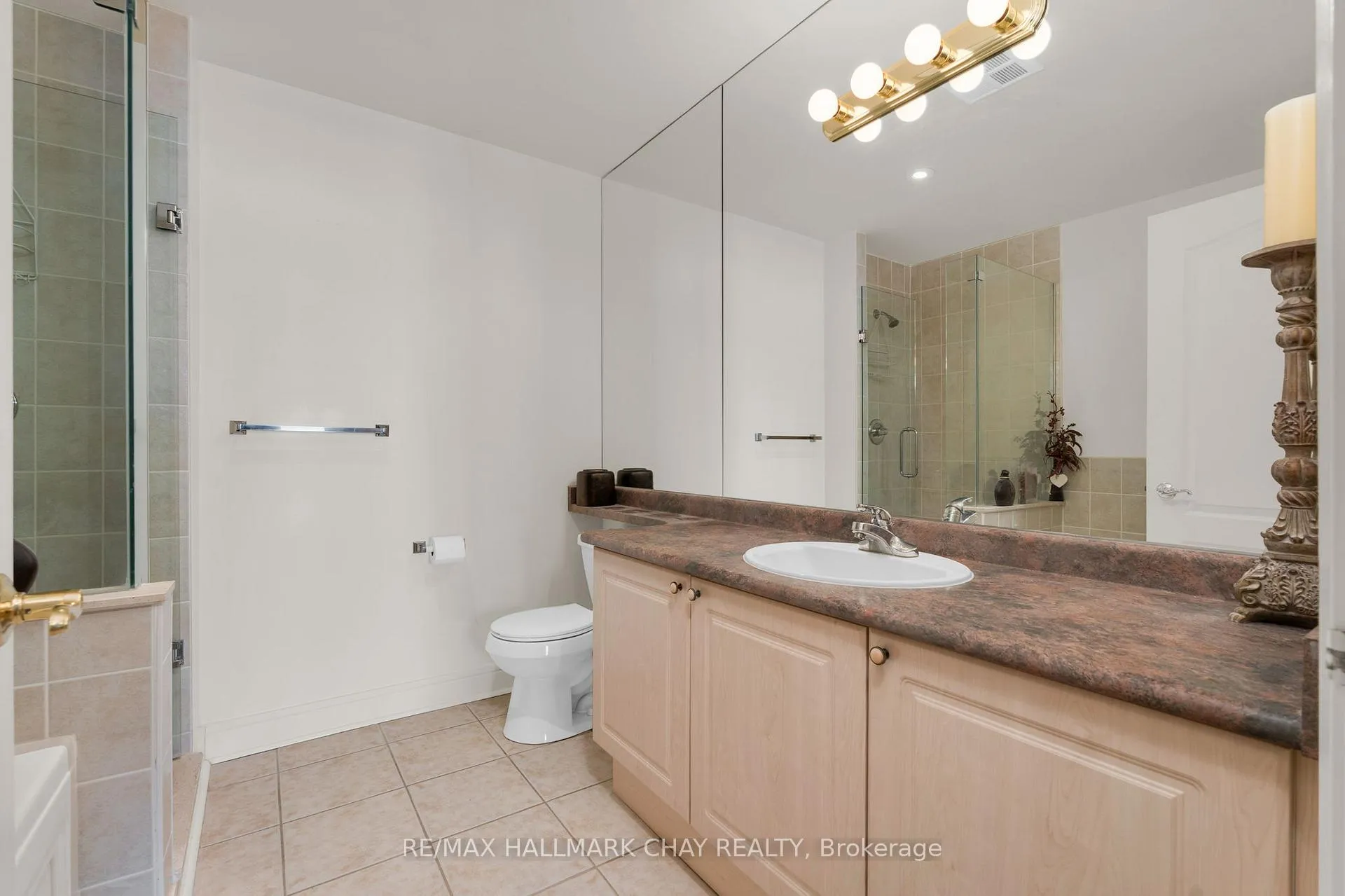 Photo 19 of Unit PH 2-4, 2 Toronto Street, Barrie, City Centre — HOMEH