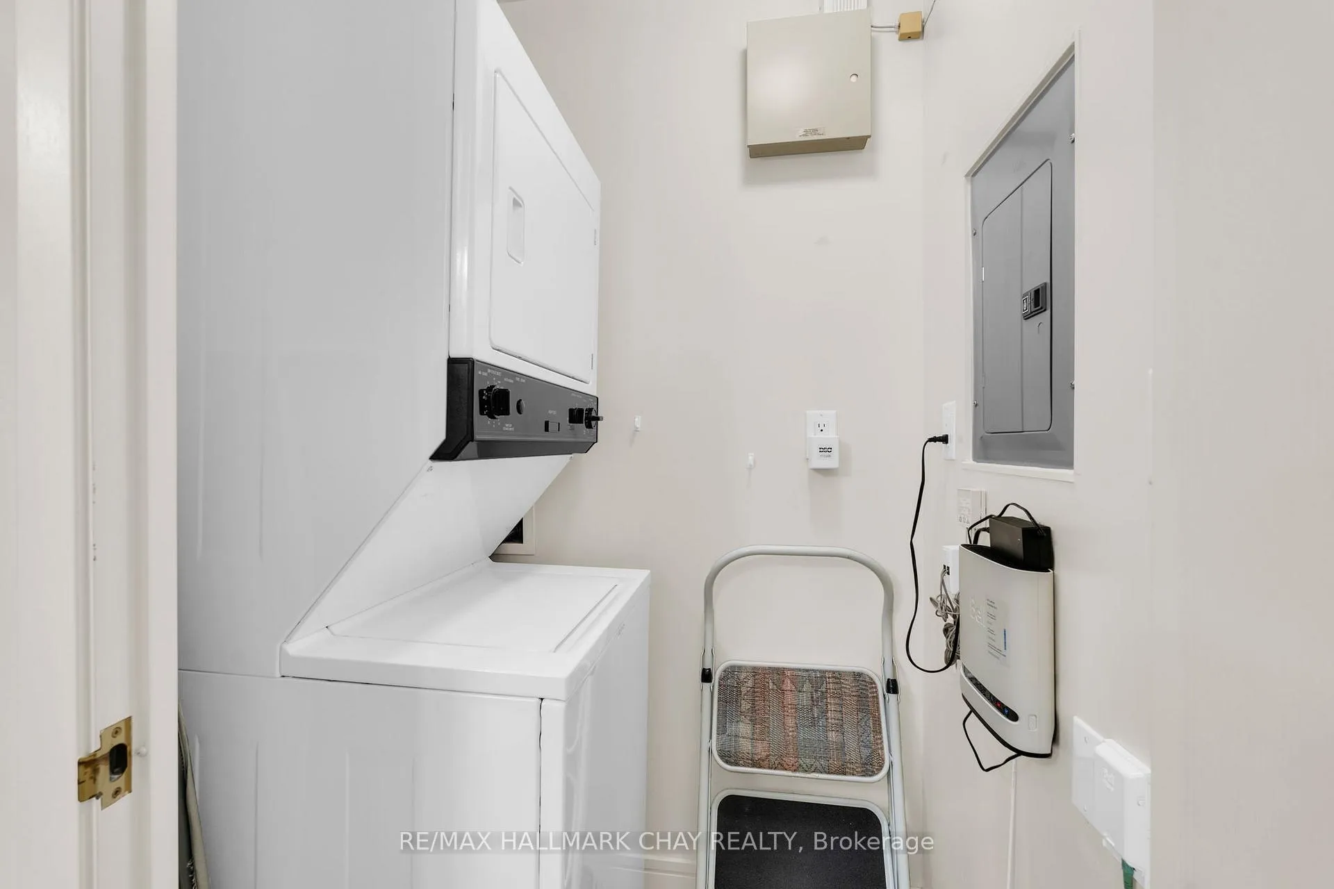 Photo 22 of Unit PH 2-4, 2 Toronto Street, Barrie, City Centre — HOMEH