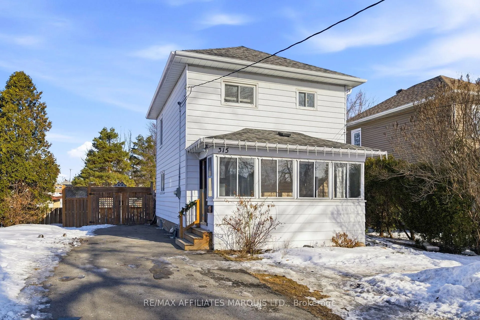 Photo 1 of 315 Fourth Street W, Cornwall — HOMEH