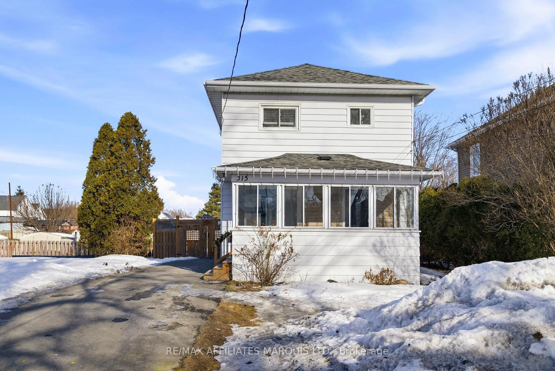 Photo 2 of 315 Fourth Street W, Cornwall — HOMEH