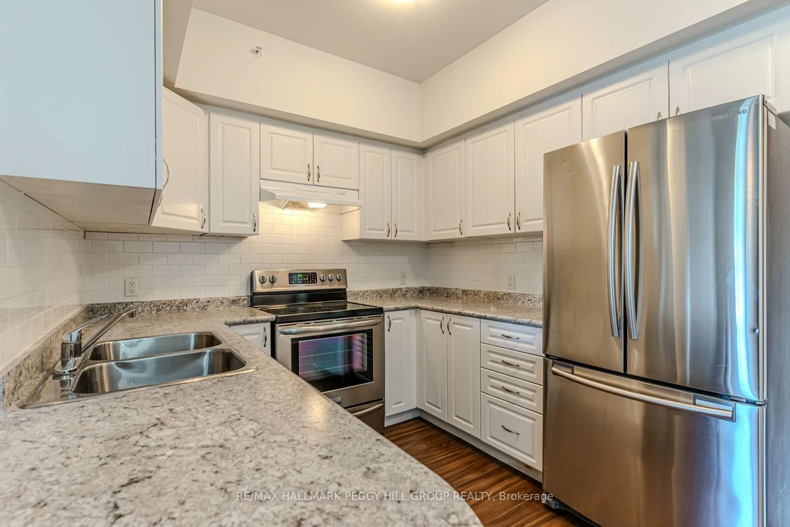 Photo 2 of Unit 110, 100 Dean Avenue, Barrie, Painswick South — HOMEH
