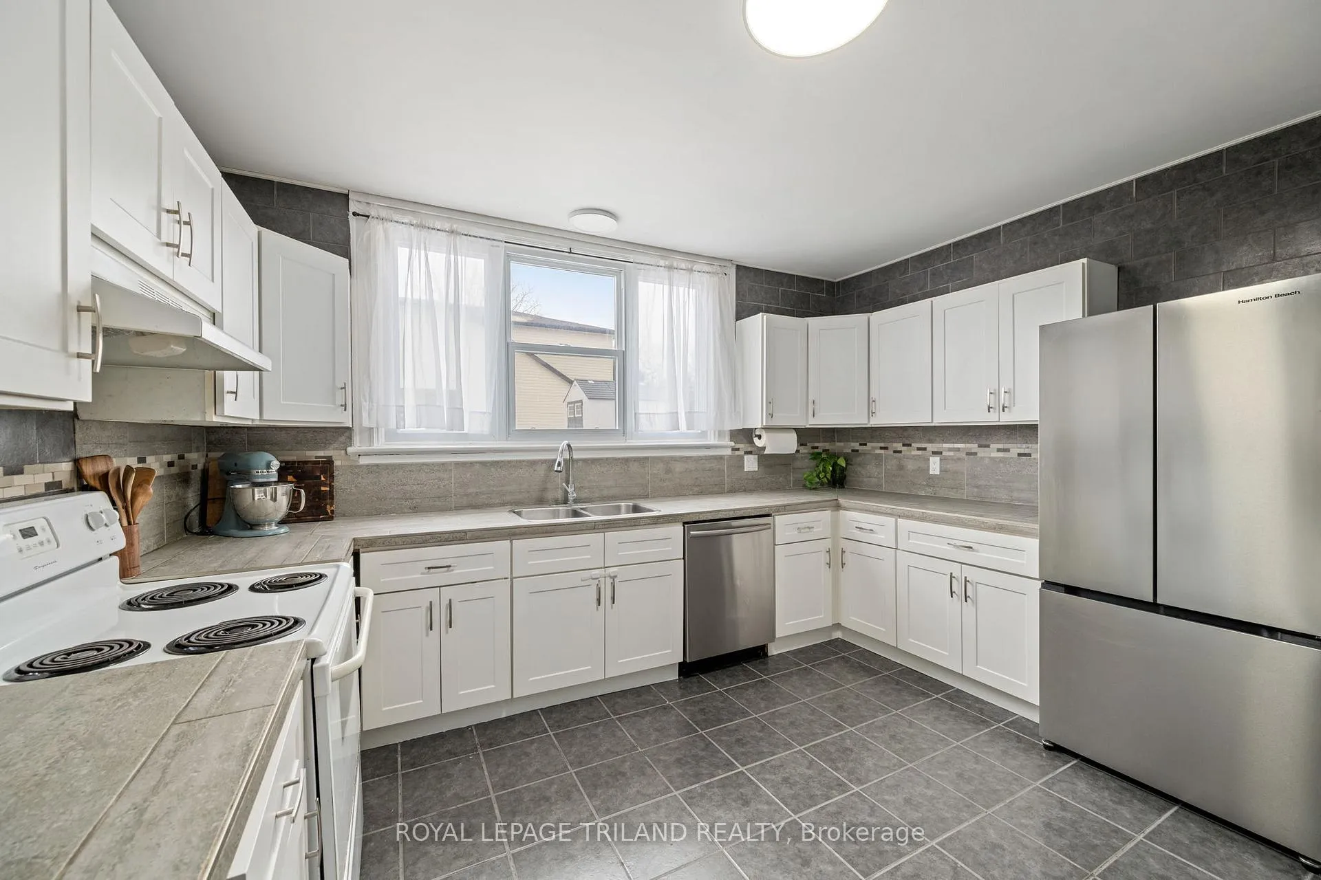 Photo 10 of 30 Malakoff Street, St. Thomas — HOMEH