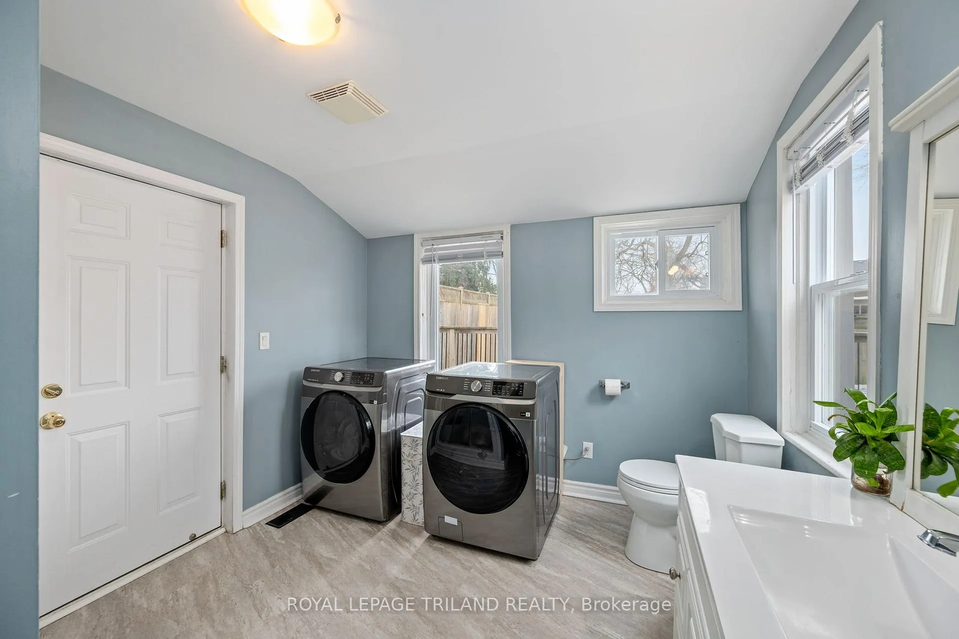 Photo 20 of 30 Malakoff Street, St. Thomas — HOMEH