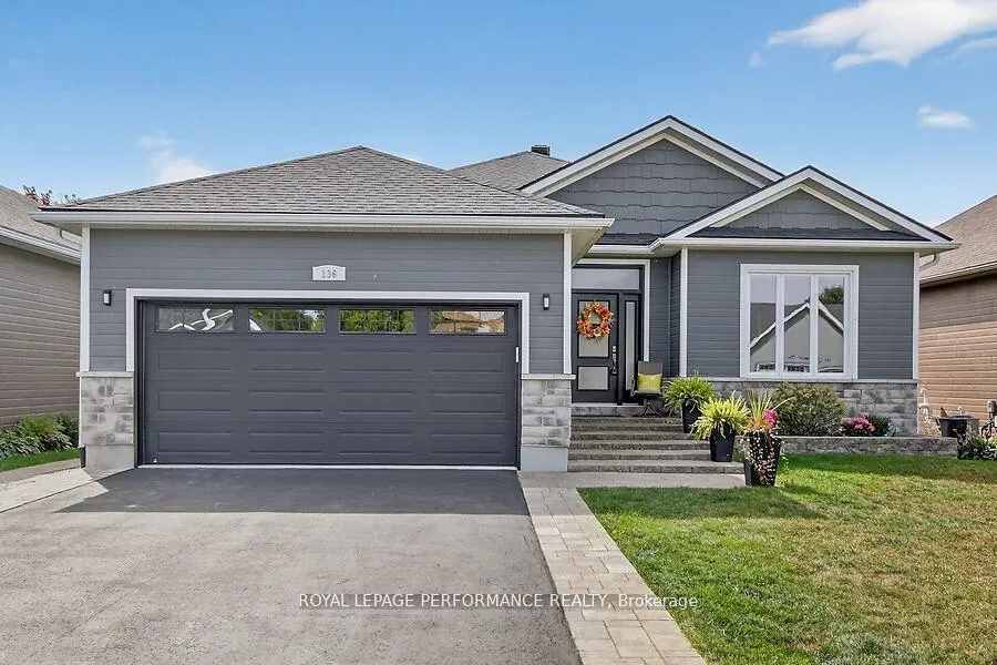 Photo 2 of 136 Sheppard Avenue, Drummond/North Elmsley, Drummond N Elmsley (Drummond) Twp — HOMEH
