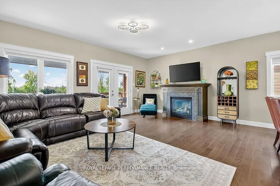 Photo 9 of 136 Sheppard Avenue, Drummond/North Elmsley, Drummond N Elmsley (Drummond) Twp — HOMEH