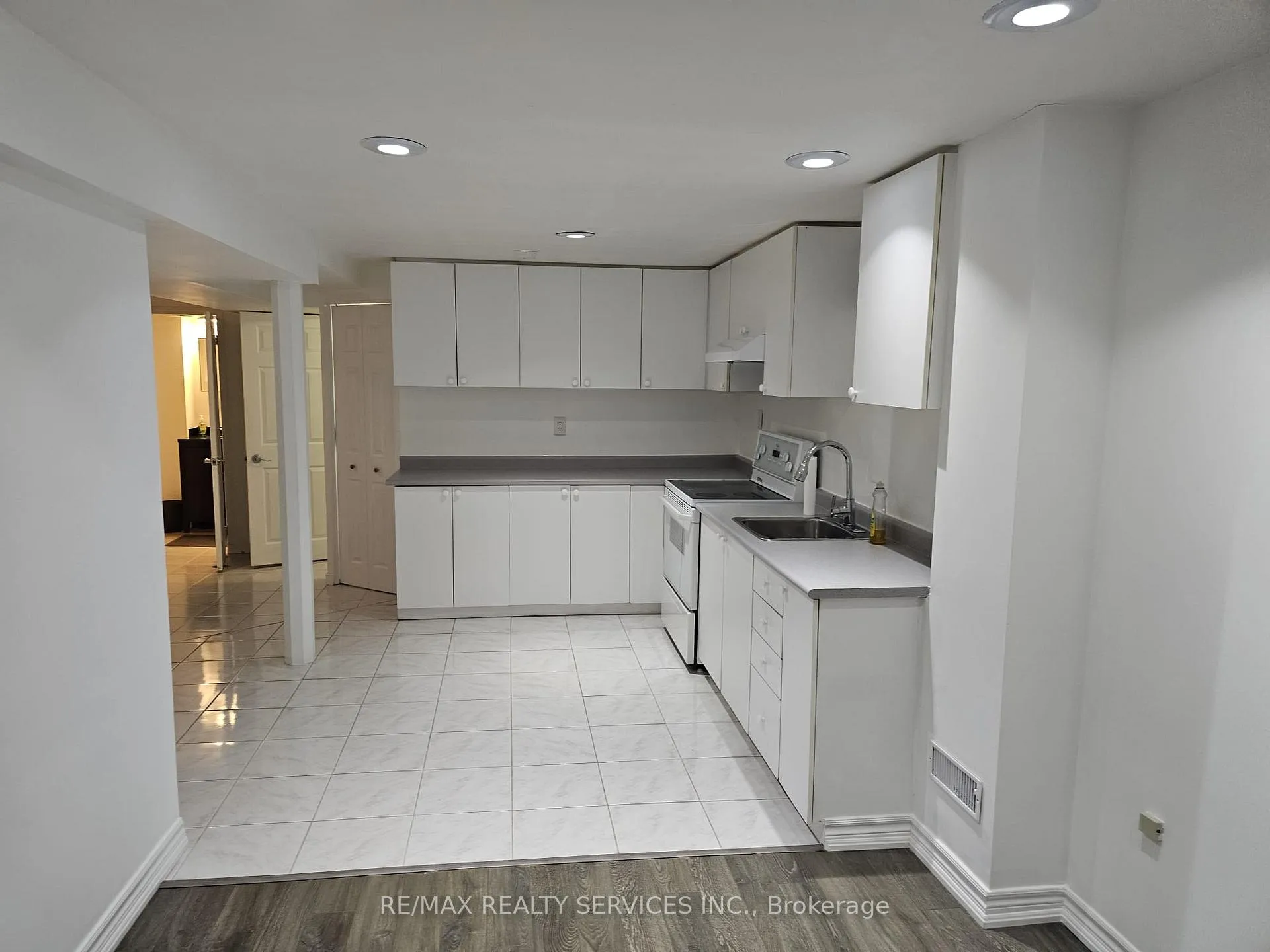 Photo 3 of Unit Lower, 21 Wayne Nicol Drive, Brampton, Northwood Park — HOMEH
