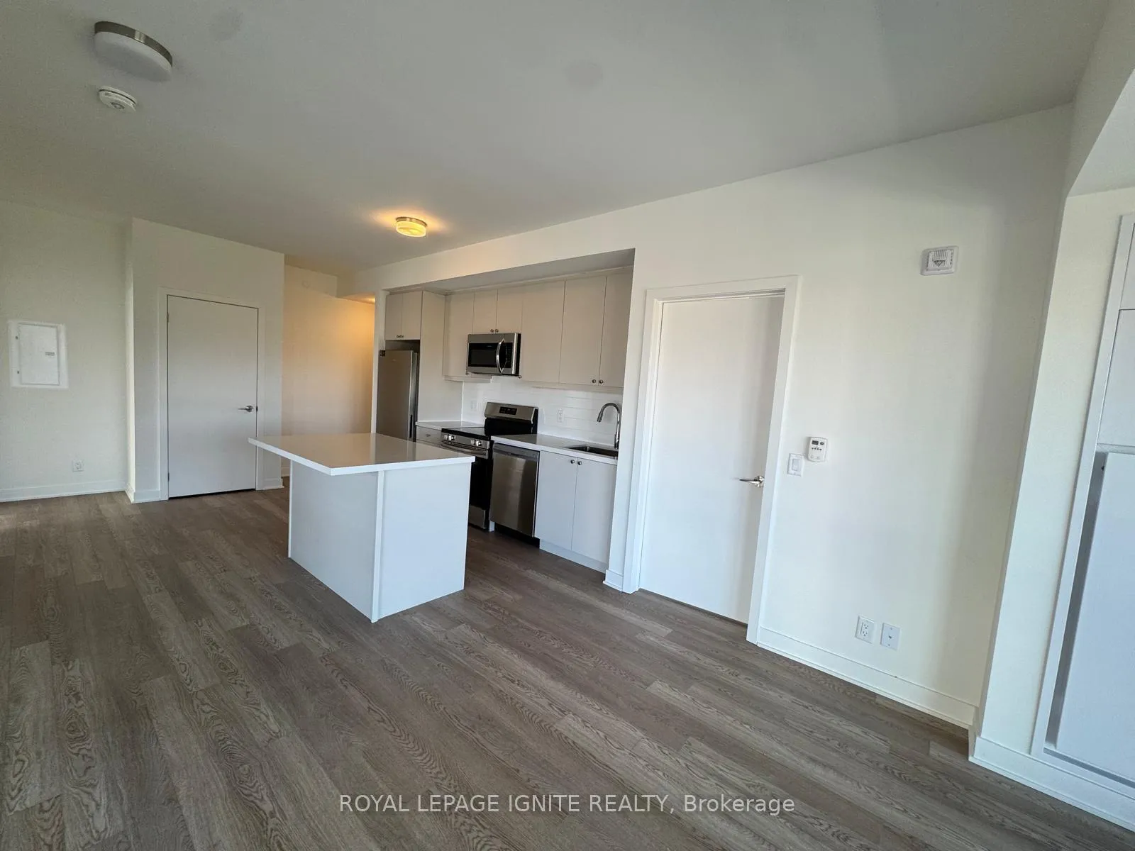 Photo 4 of Unit 307, 51 Clarington Boulevard, Clarington, Bowmanville — HOMEH