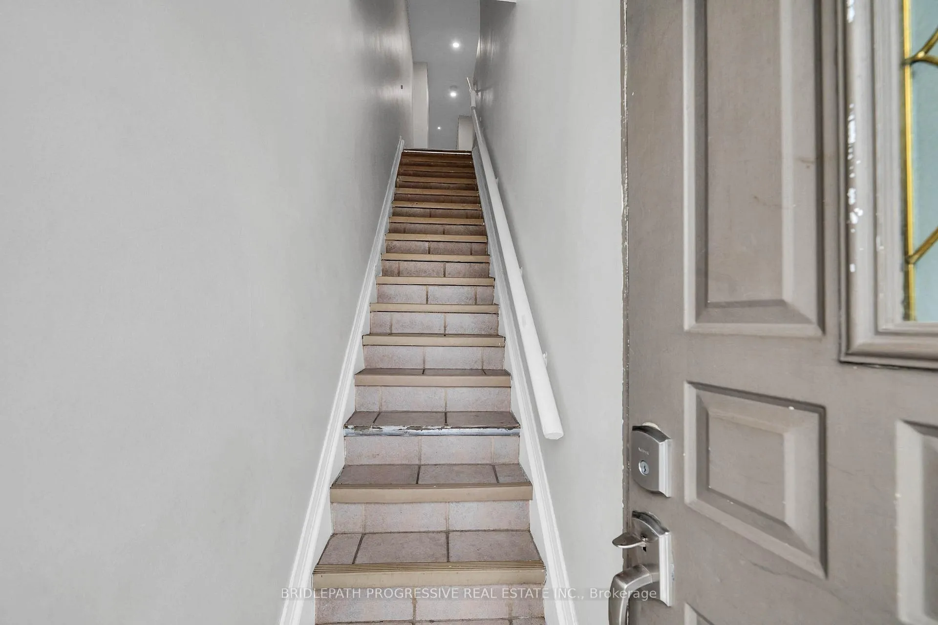 Photo 2 of Unit A, 1898 Avenue Road, Toronto, Bedford Park-Nortown — HOMEH