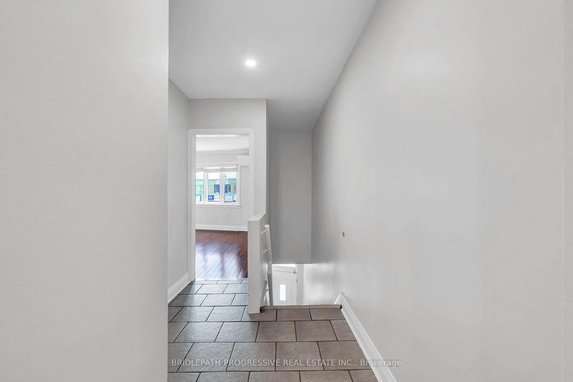 Photo 3 of Unit A, 1898 Avenue Road, Toronto, Bedford Park-Nortown — HOMEH