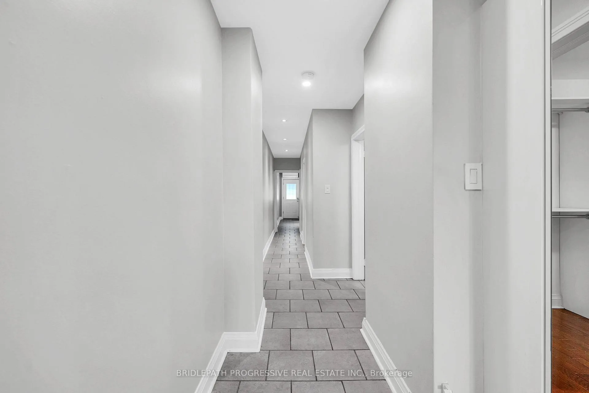 Photo 4 of Unit A, 1898 Avenue Road, Toronto, Bedford Park-Nortown — HOMEH