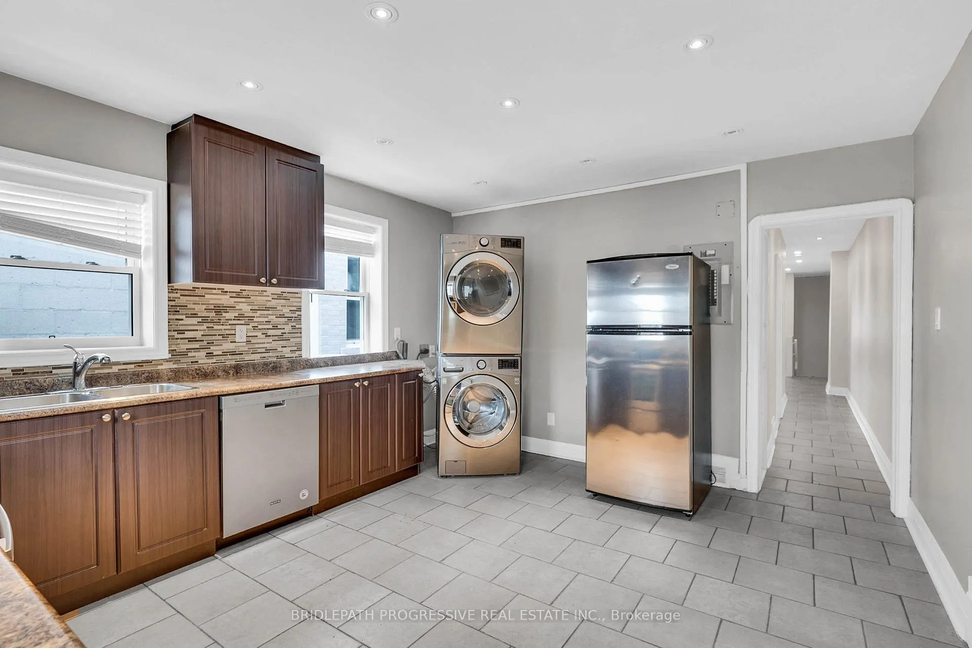 Photo 11 of Unit A, 1898 Avenue Road, Toronto, Bedford Park-Nortown — HOMEH