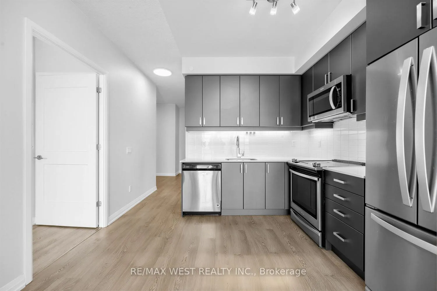 Photo 6 of Unit 1502, 7895 Jane Street, Vaughan, Concord — HOMEH