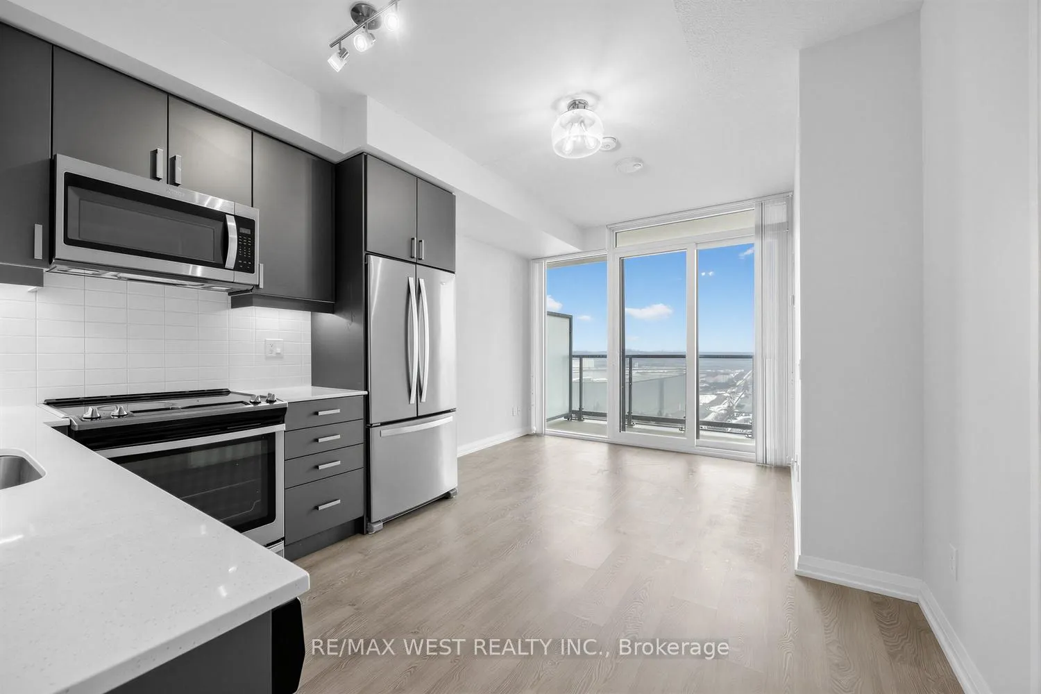 Photo 7 of Unit 1502, 7895 Jane Street, Vaughan, Concord — HOMEH