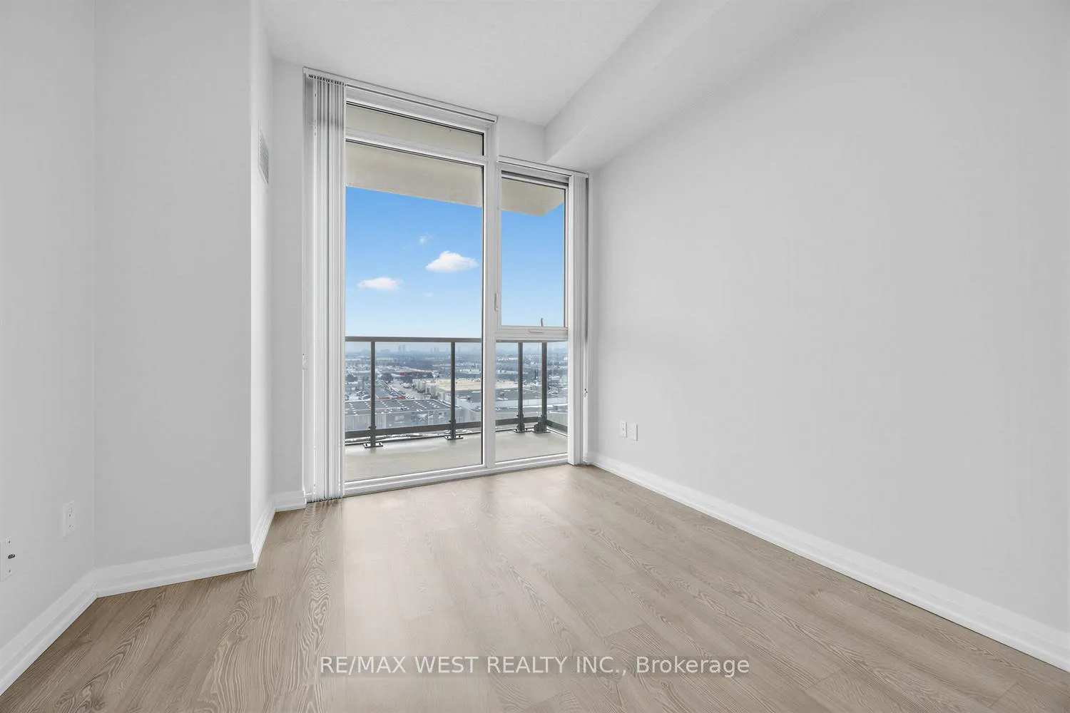 Photo 16 of Unit 1502, 7895 Jane Street, Vaughan, Concord — HOMEH