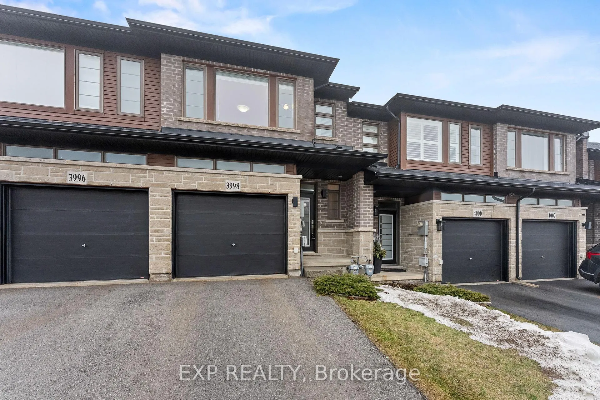 Photo 2 of 3998 Crown Street, Lincoln, Beamsville — HOMEH