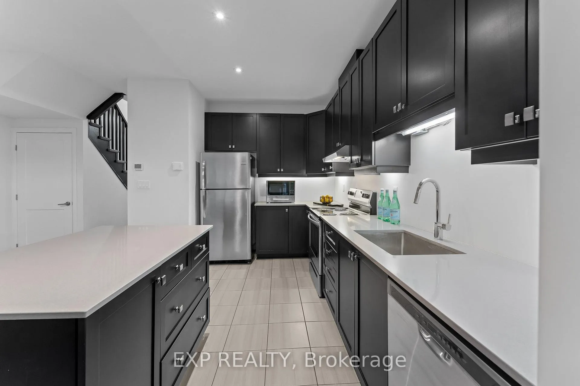 Photo 10 of 3998 Crown Street, Lincoln, Beamsville — HOMEH