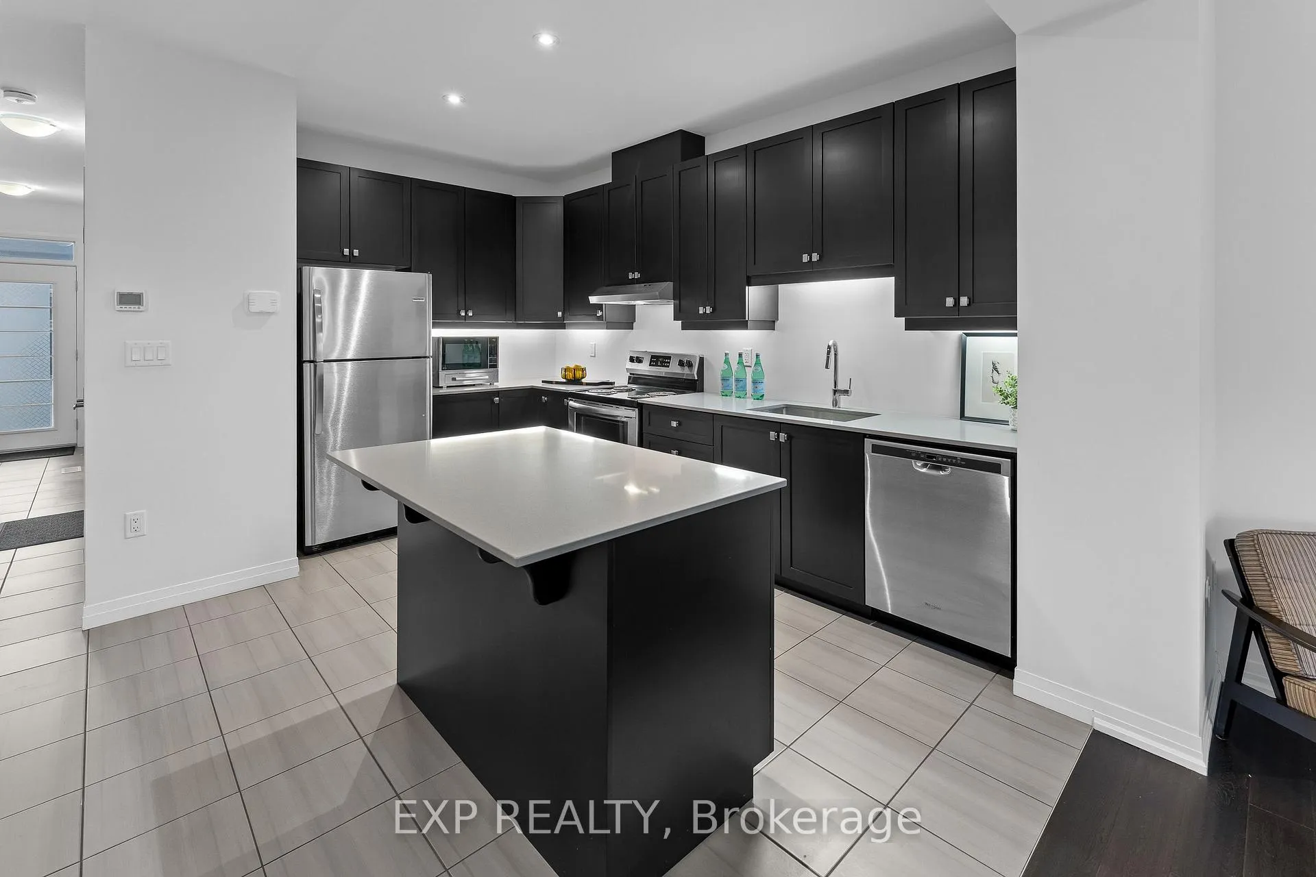 Photo 12 of 3998 Crown Street, Lincoln, Beamsville — HOMEH