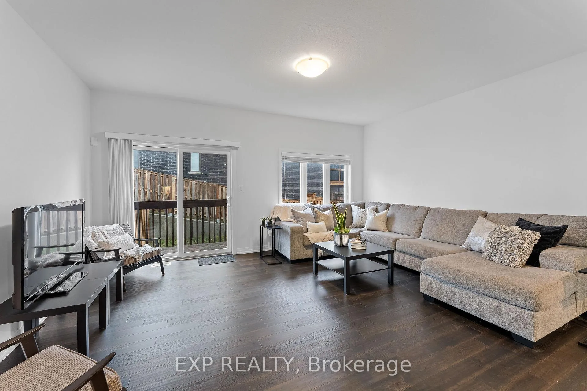 Photo 13 of 3998 Crown Street, Lincoln, Beamsville — HOMEH