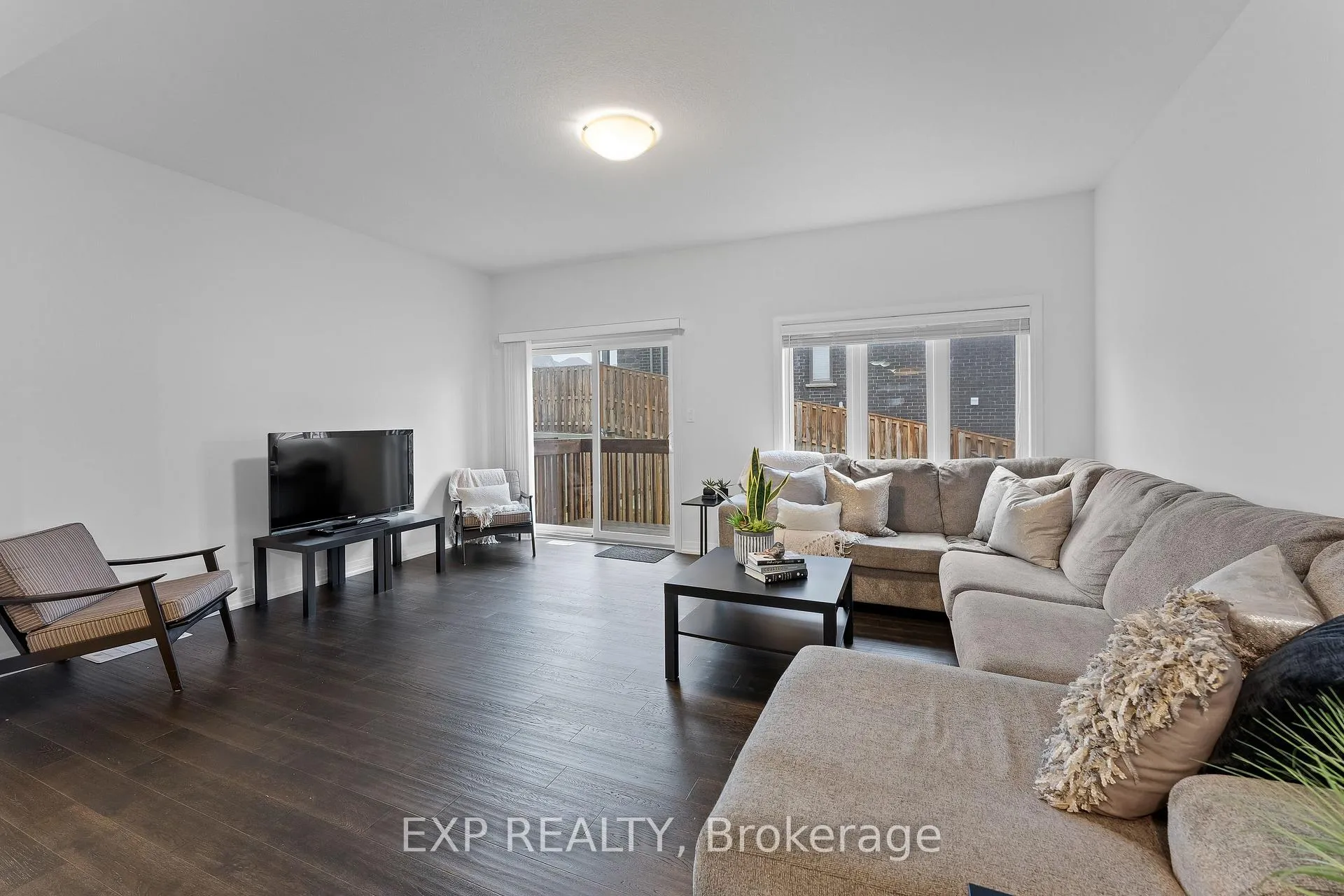 Photo 14 of 3998 Crown Street, Lincoln, Beamsville — HOMEH