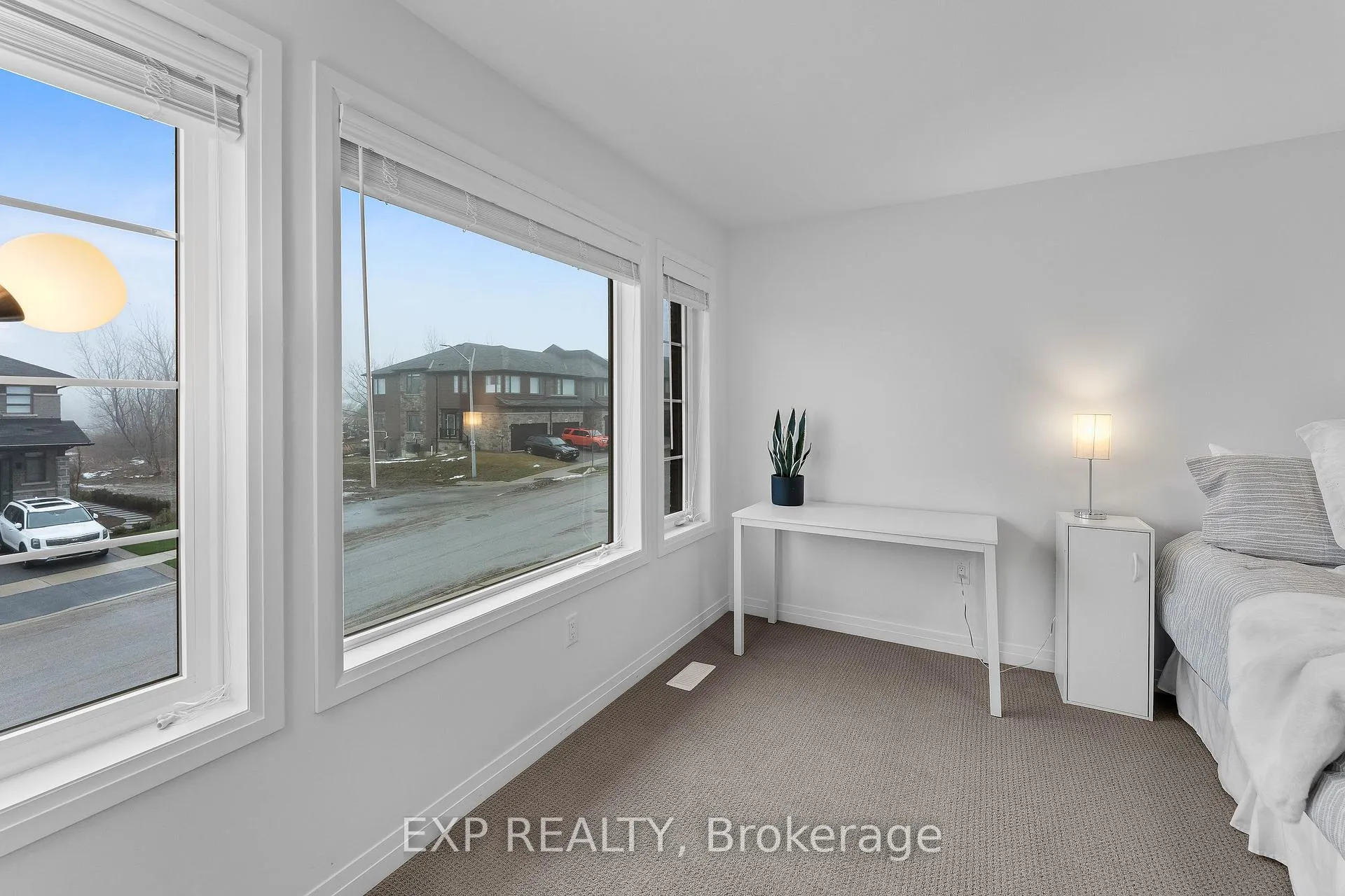 Photo 18 of 3998 Crown Street, Lincoln, Beamsville — HOMEH