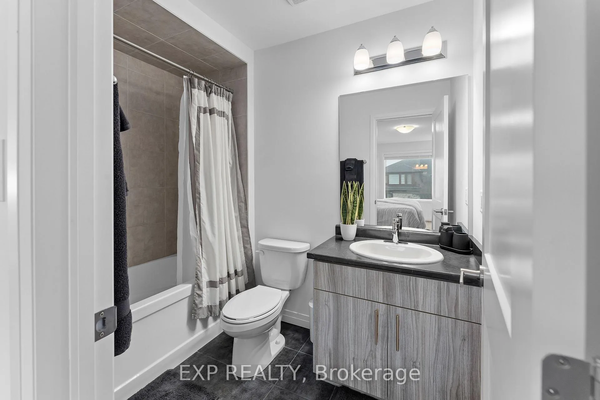 Photo 20 of 3998 Crown Street, Lincoln, Beamsville — HOMEH