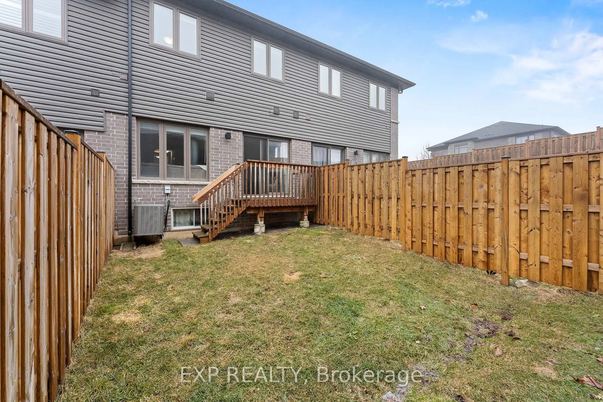 Photo 27 of 3998 Crown Street, Lincoln, Beamsville — HOMEH